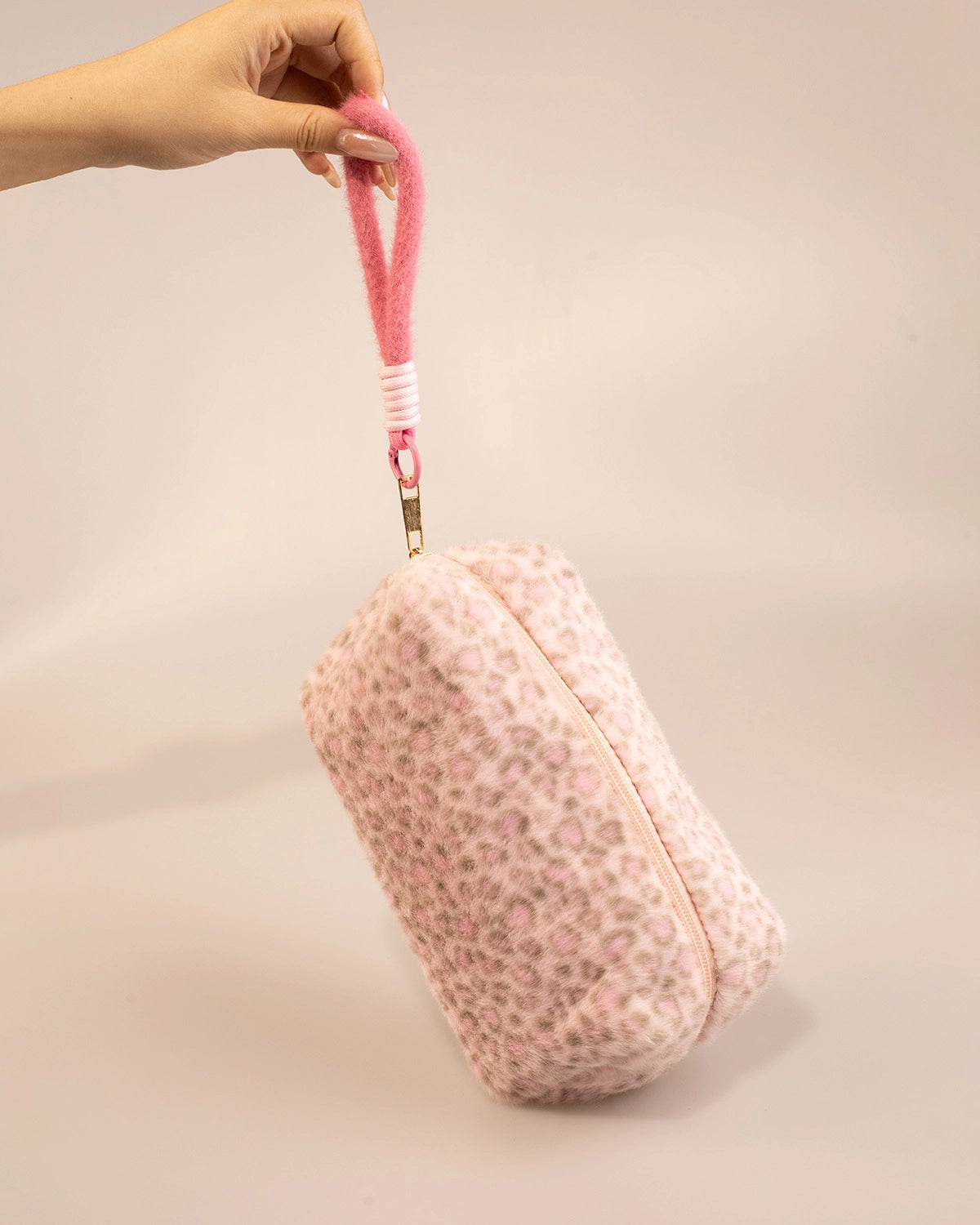 Wholesale Light Pink Fuzzy Leopard Bag Casual Organizer SP259