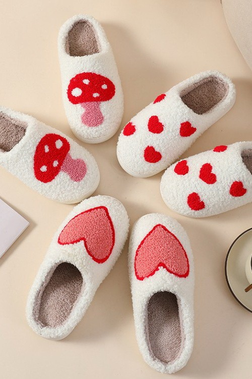 VALENTINE'S DAY GIFT PLUSH HEART WARM SLIPPERS