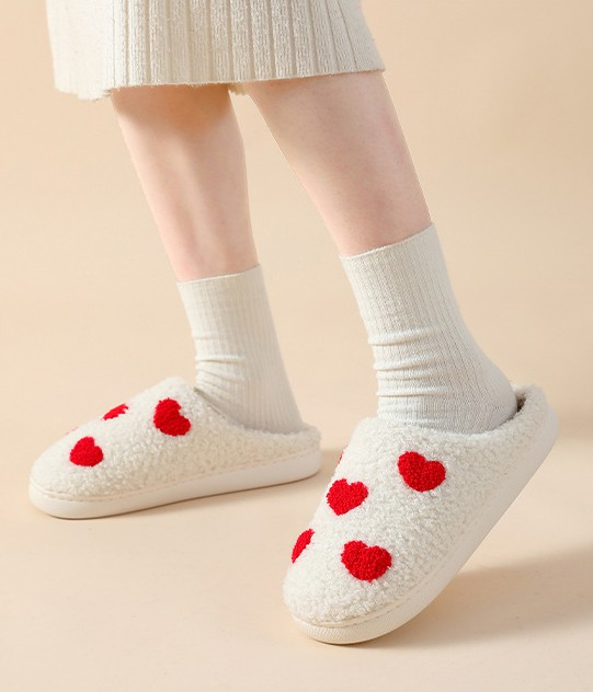 VALENTINE'S DAY GIFT PLUSH HEART WARM SLIPPERS