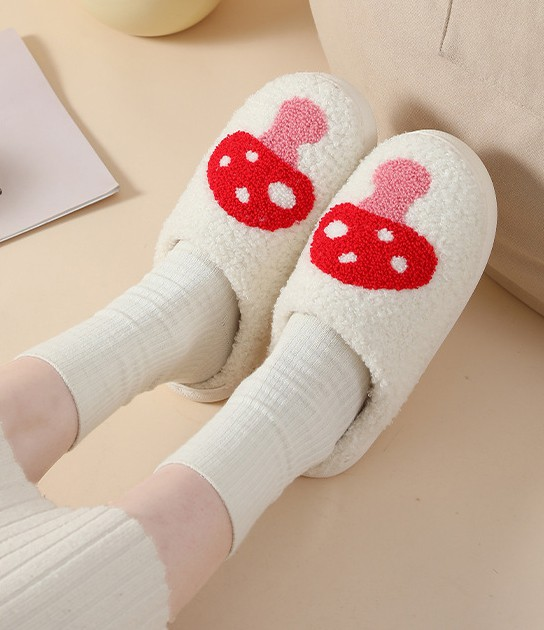 VALENTINE'S DAY GIFT PLUSH HEART WARM SLIPPERS