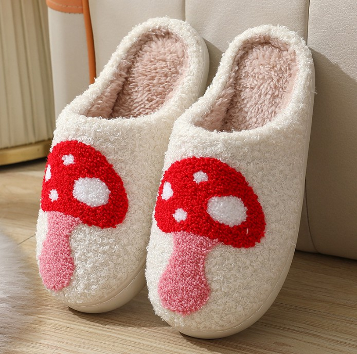 VALENTINE'S DAY GIFT PLUSH HEART WARM SLIPPERS