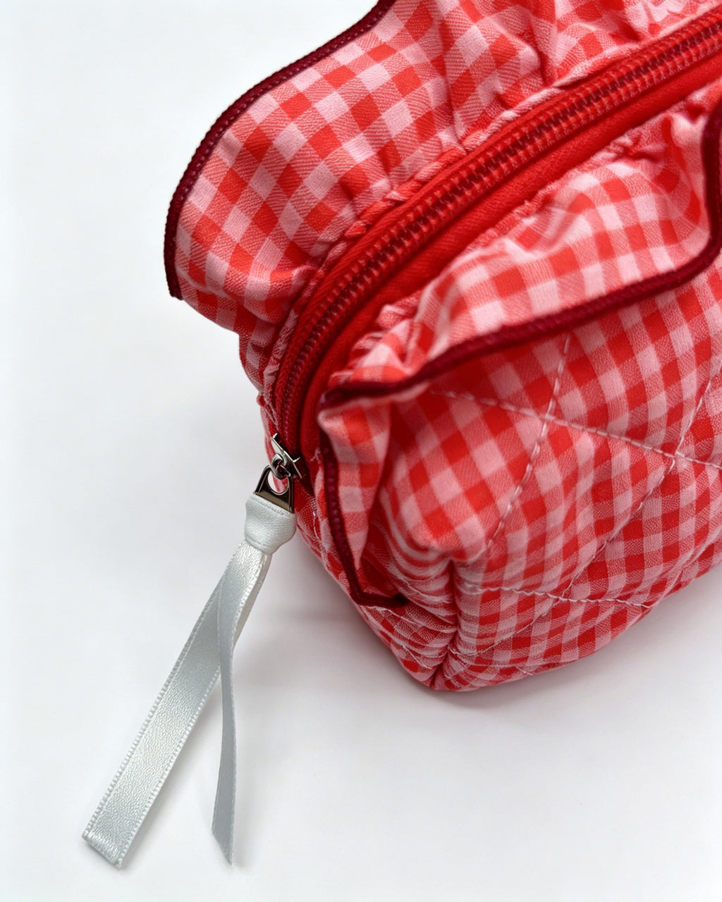 Wholesale Red Gingham Quilted Ruffle Travel Bag Preppy Gift SP060