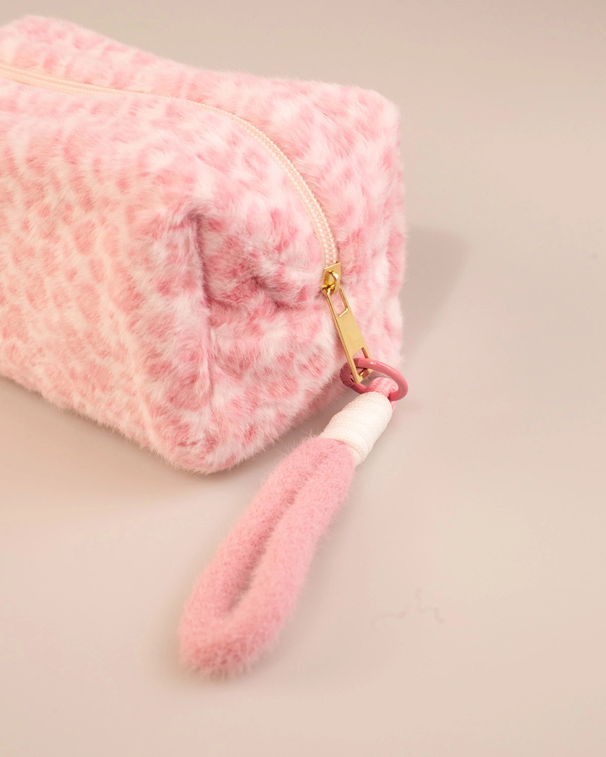 Wholesale Pink Plush Leopard Makeup Bag Travel Organizer SP257