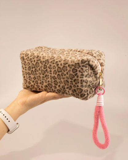Wholesale Brown Plush Leopard Cosmetic Bag Daily Wristlet SP258