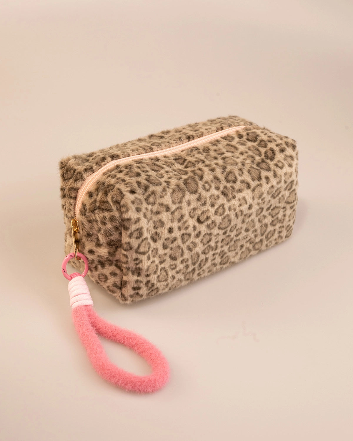 Wholesale Brown Plush Leopard Cosmetic Bag Daily Wristlet SP258