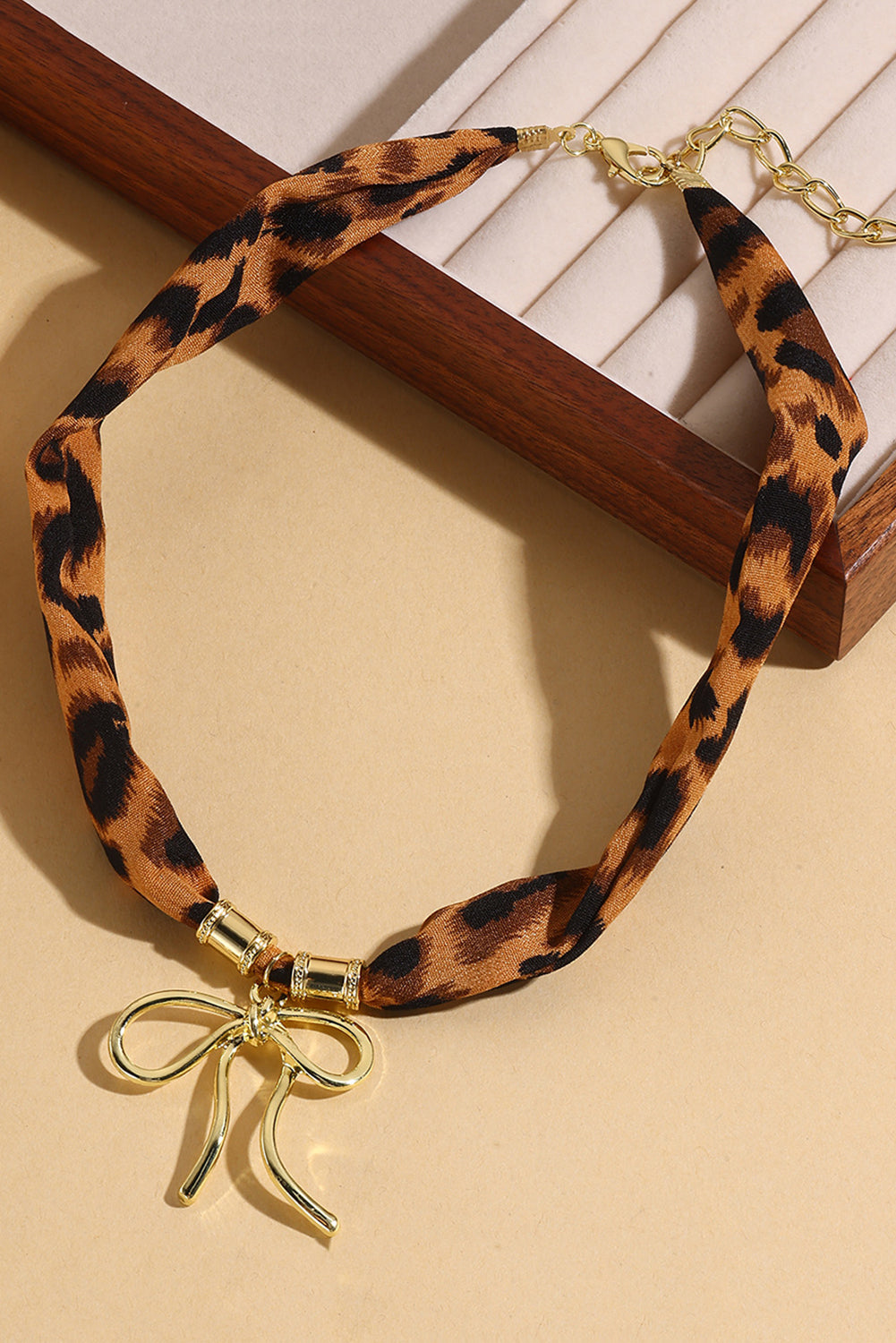 Wholesale green stone leopard pink bow silk scarf necklace SP008