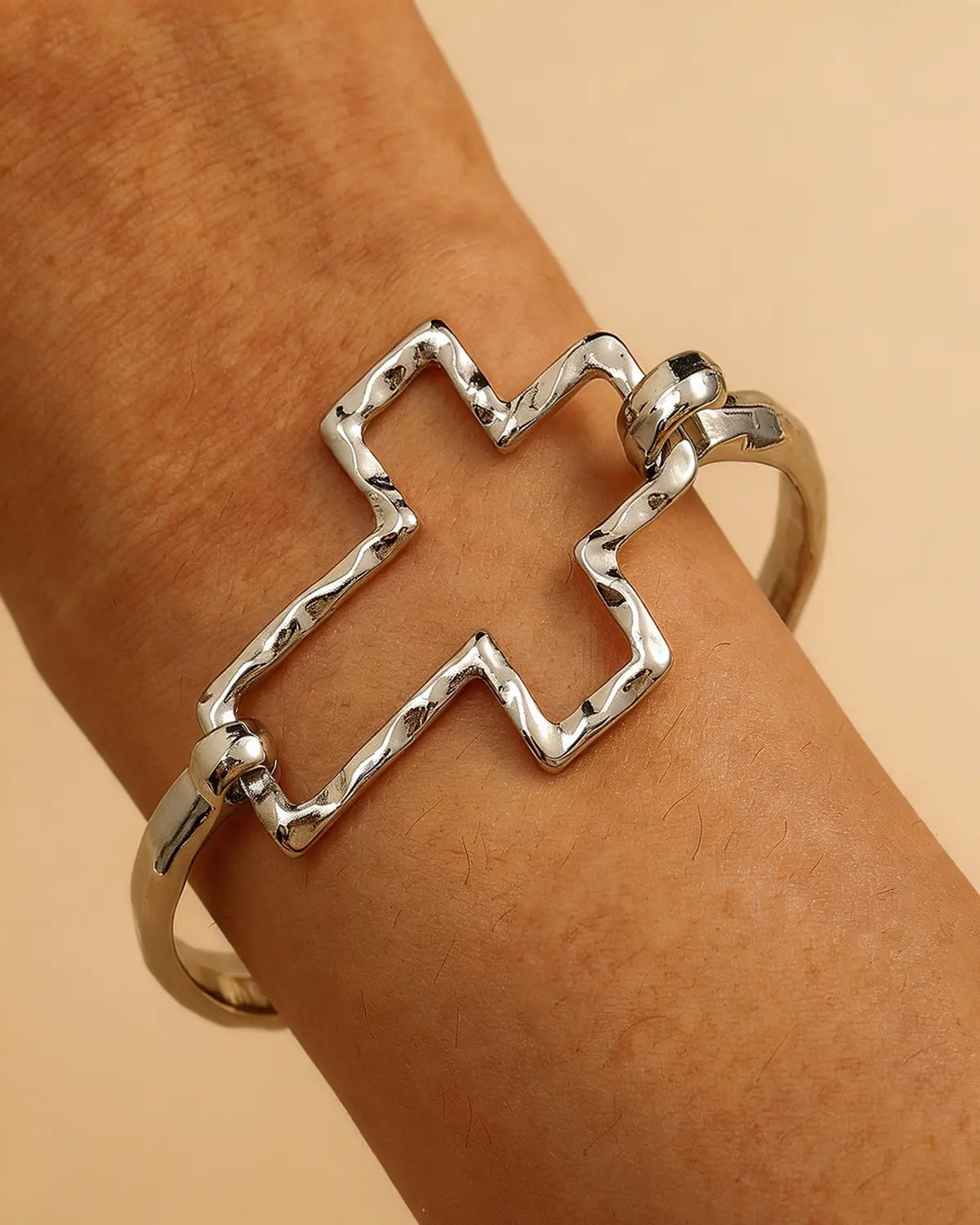 Silver Cross Hammered Bangle Daily Statement Jewelry Gift SP283