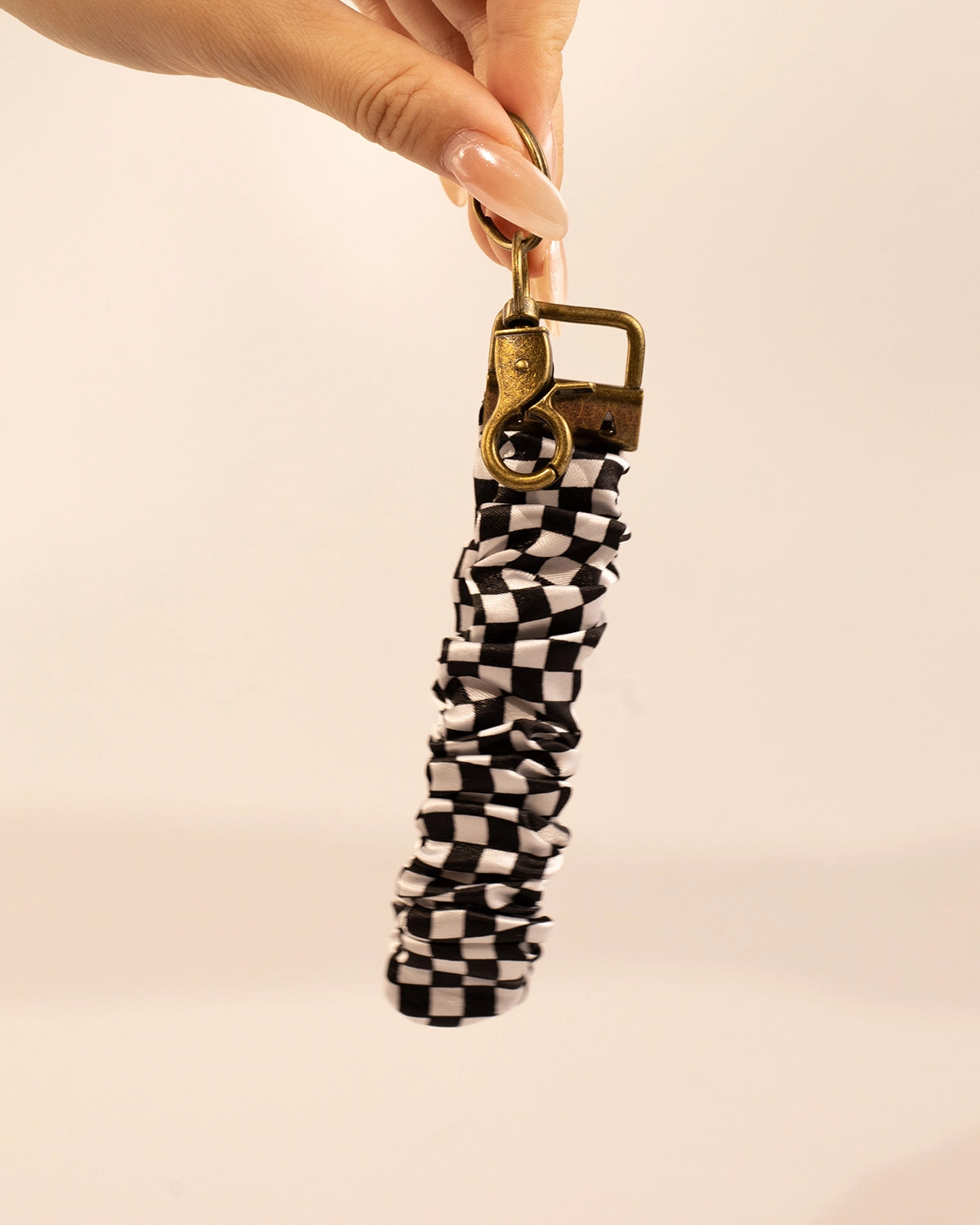 Black Checkered Scrunchie Keychain Casual Daily Accessory SP212