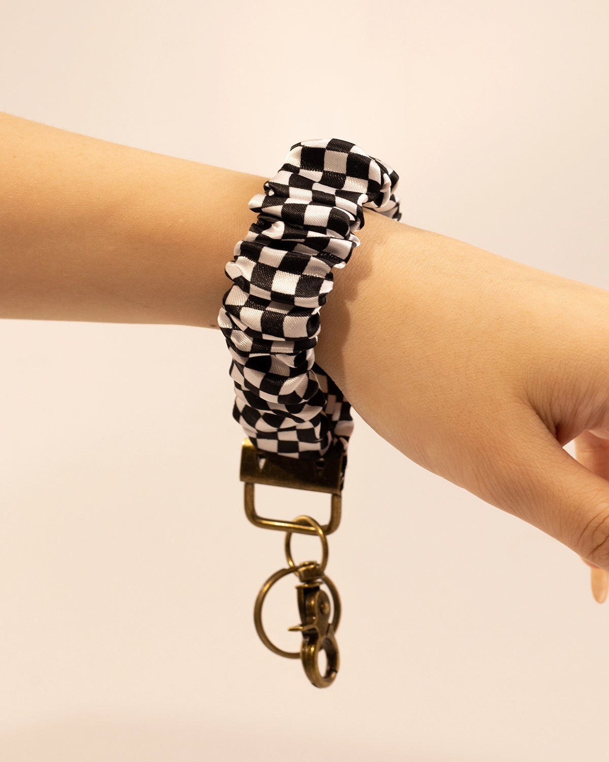 Black Checkered Scrunchie Keychain Casual Daily Accessory SP212