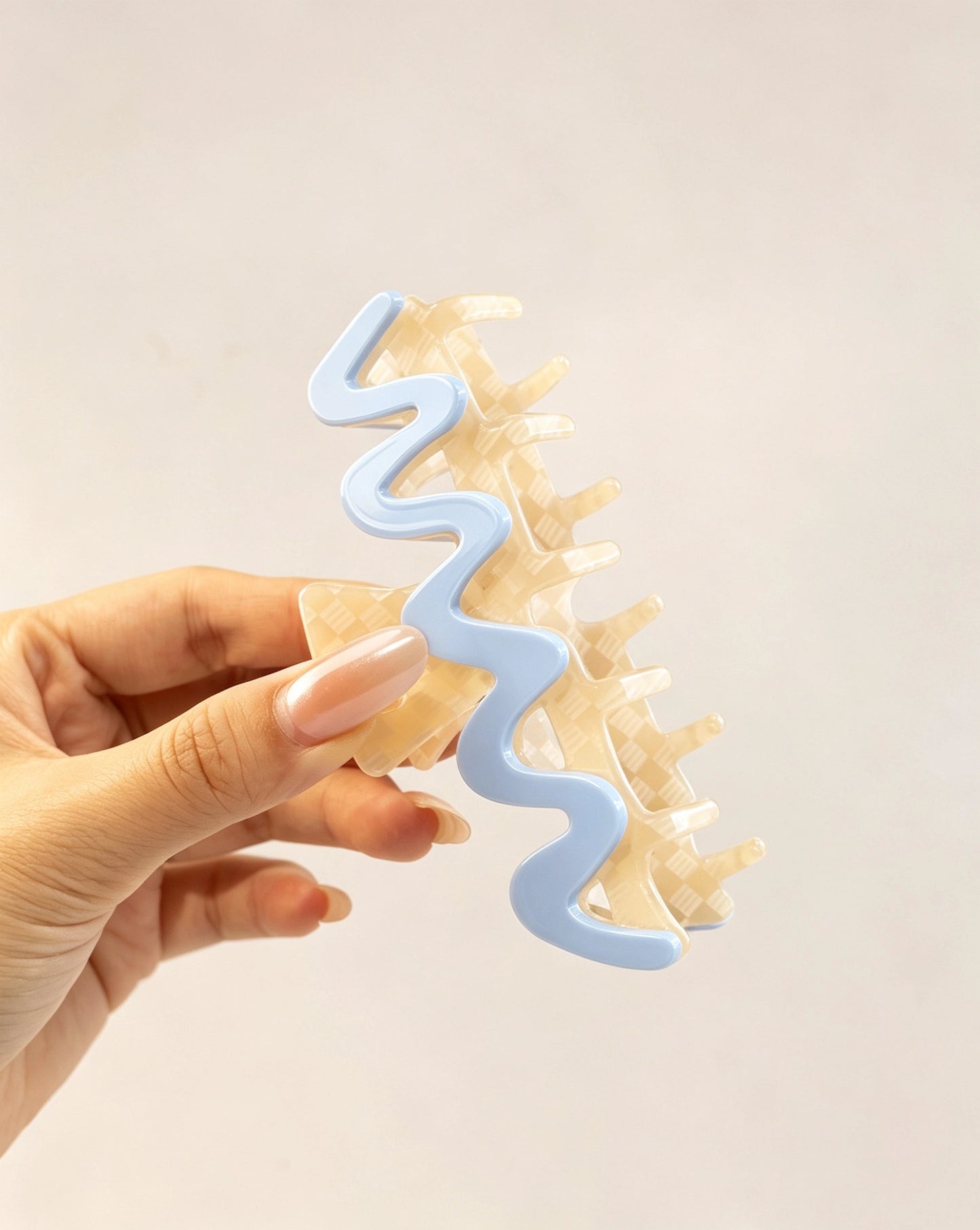 Blue Checkered Wavy Claw Daily Accessory SP229