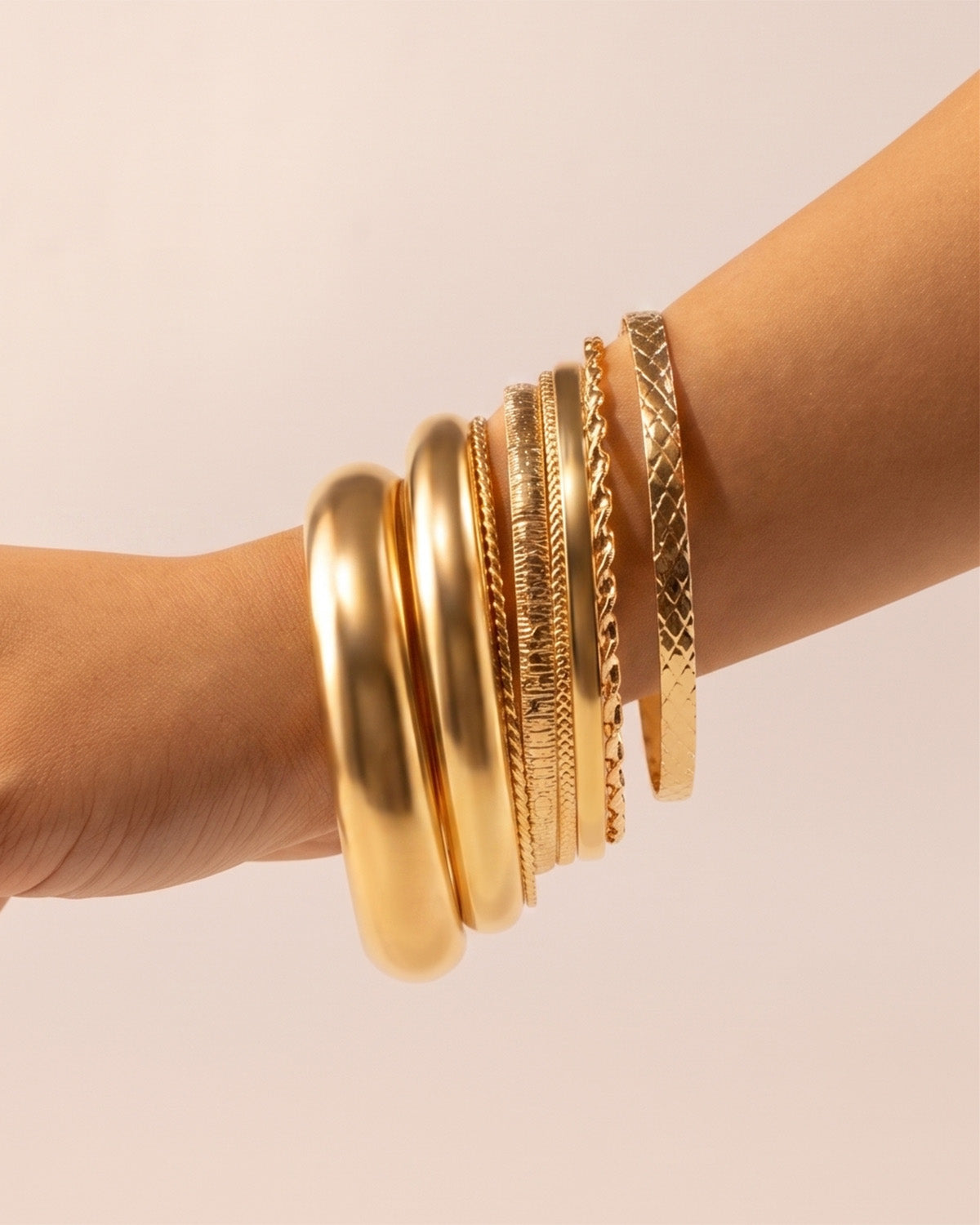 Wholesale Gold 8-Piece Stackable Bangles Party Trendy Jewelry SP245