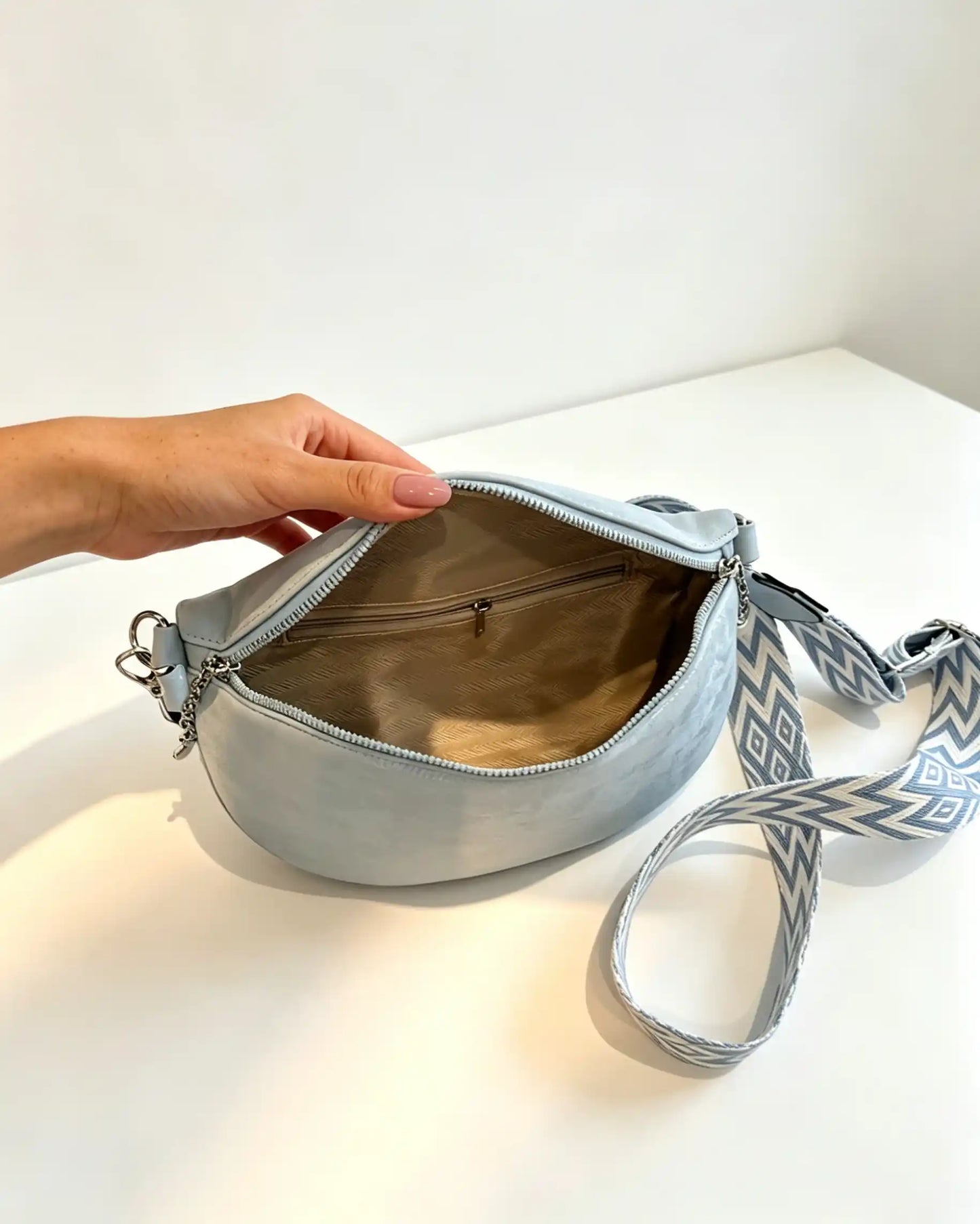 Wholesale Light Blue Pearl Fanny Pack SP126