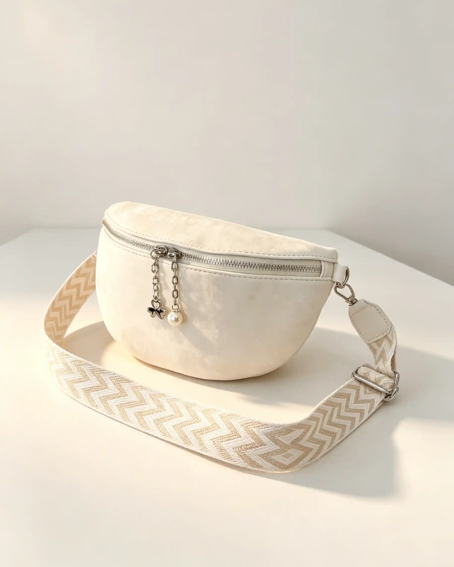 Wholesale Off-white Pearl Fanny Pack SP127