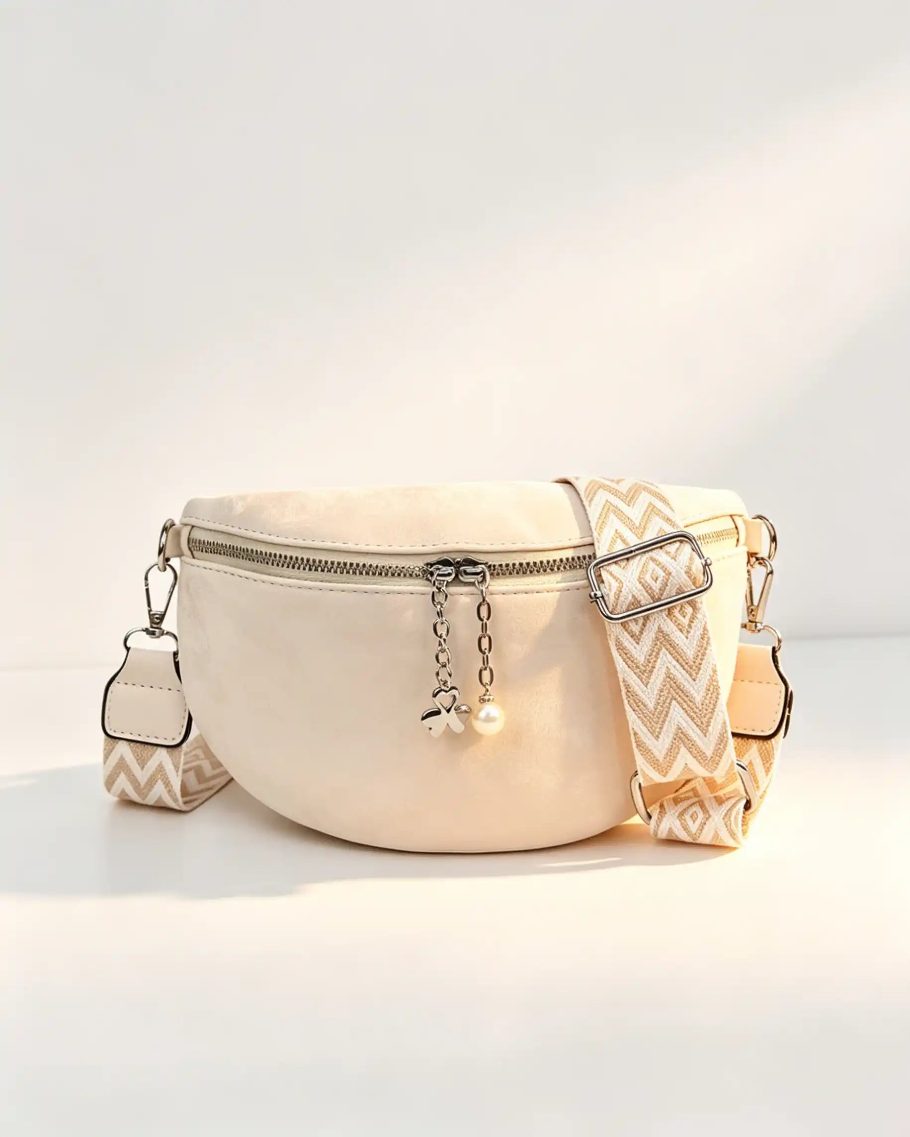 Wholesale Off-white Pearl Fanny Pack SP127