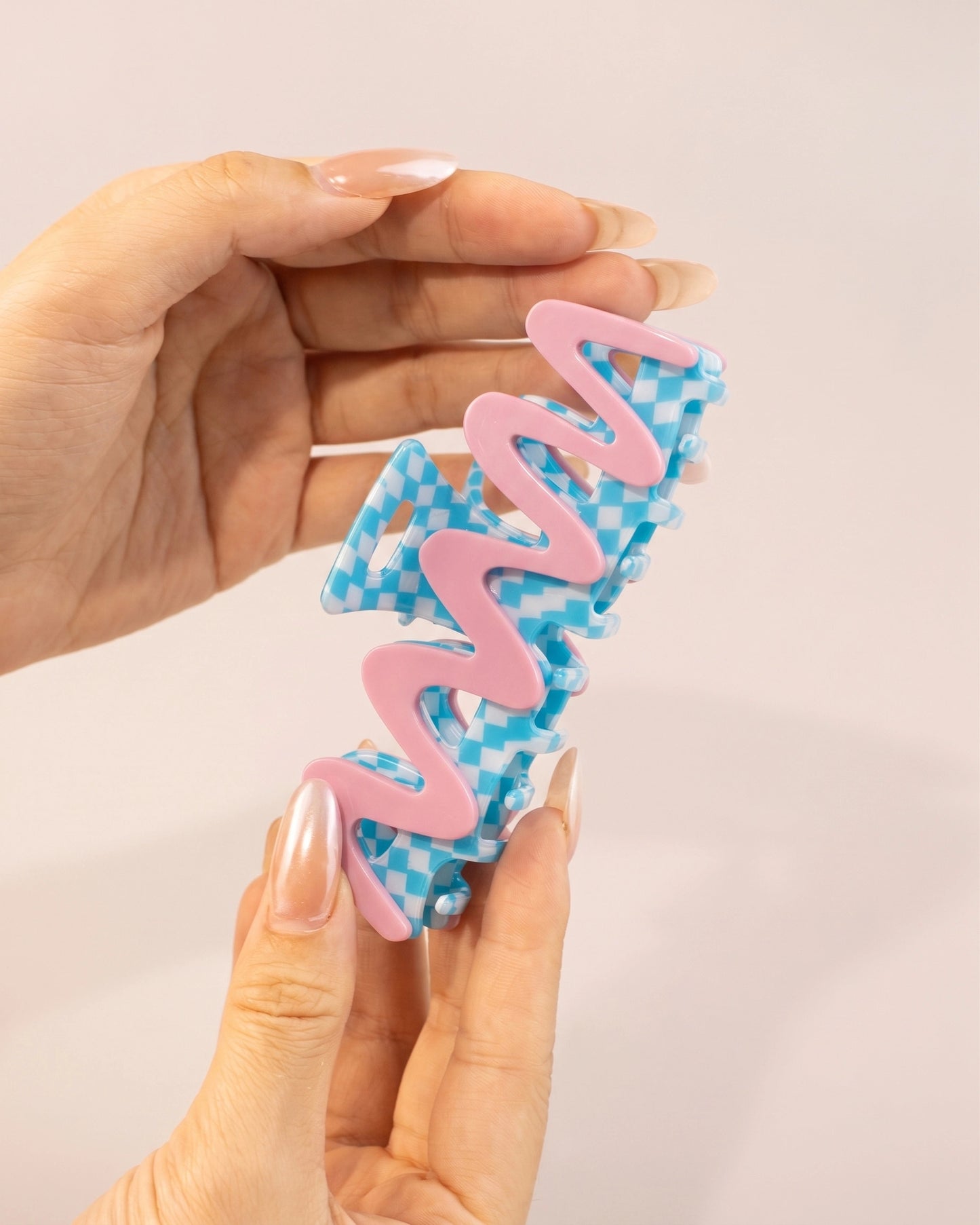 Pink Checkered Wavy Hair Claw Daily Accessory SP227