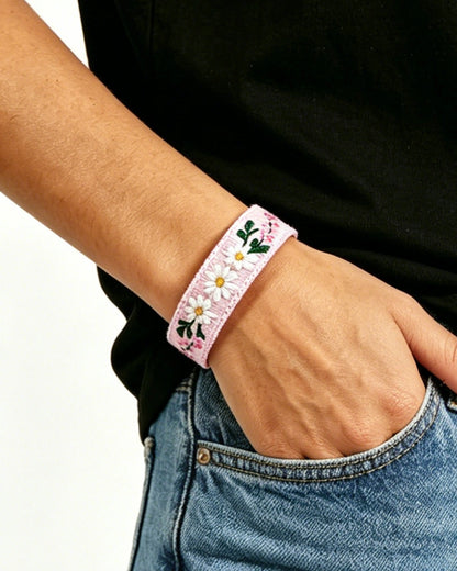 Pink Daisy Embroidered Wristlet Casual Accessory SP198