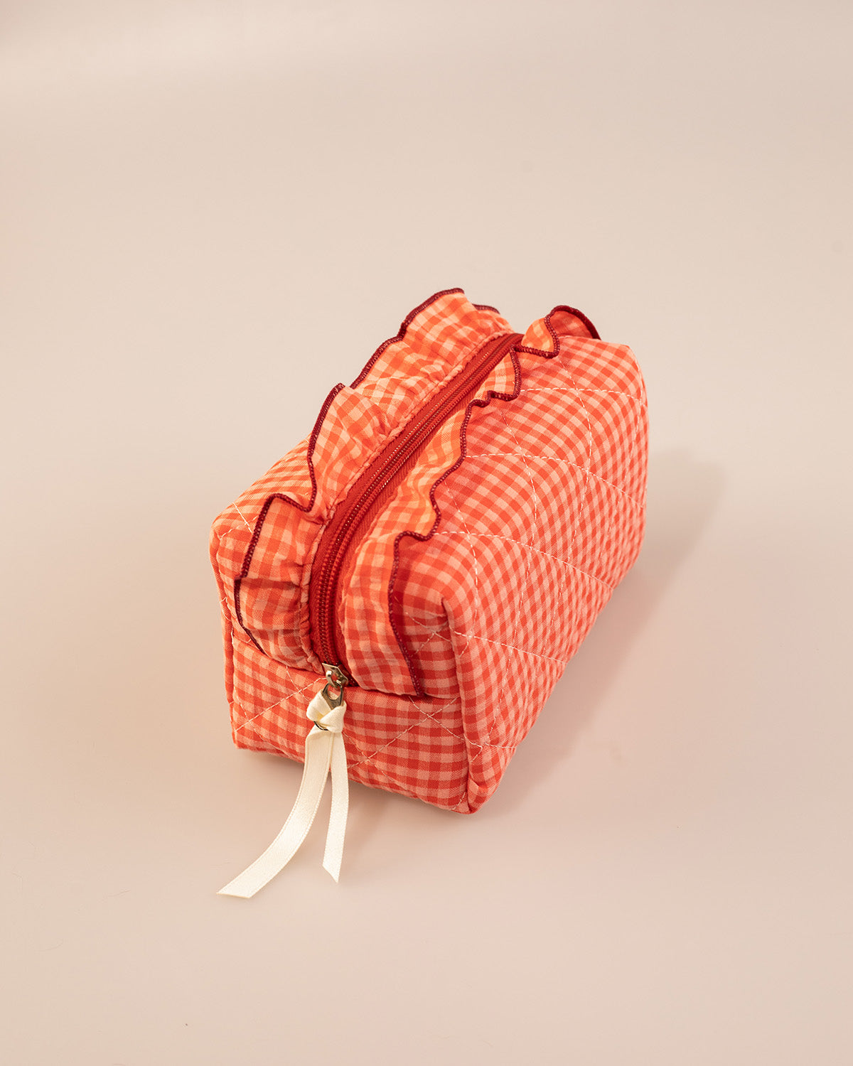 Wholesale Red Gingham Quilted Ruffle Travel Bag Preppy Gift SP060