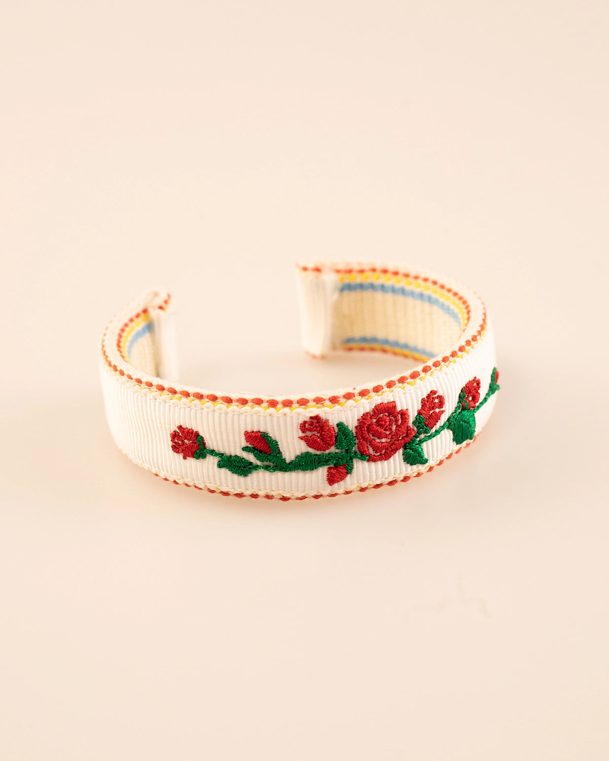 White Rose Embroidered Wristlet Daily Gift SP196