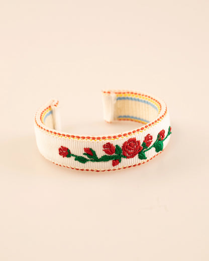 White Rose Embroidered Wristlet Daily Gift SP196